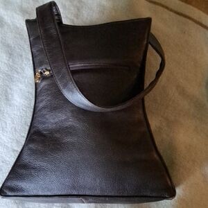 Lladro Elegant Black Leather Shoulder Bag
